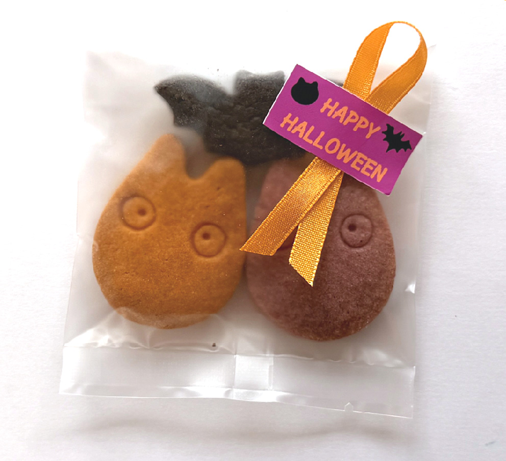 なかよしトトロとコウモリ（ハロウィン）